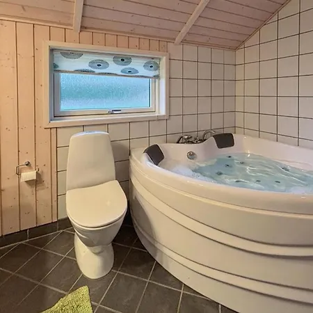 3 Bedroom Lovely In Hejls