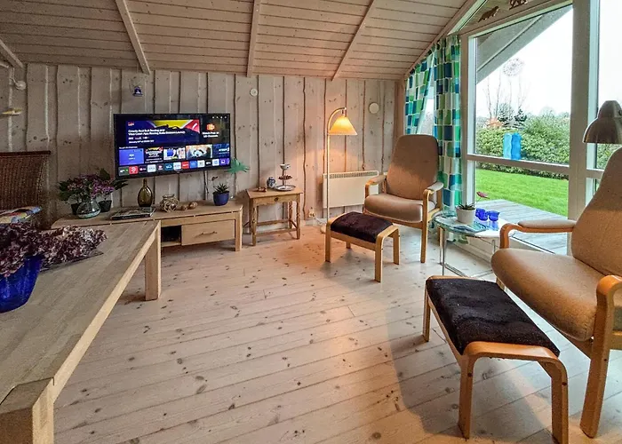 3 Bedroom Lovely In Дом отдыха Hejls