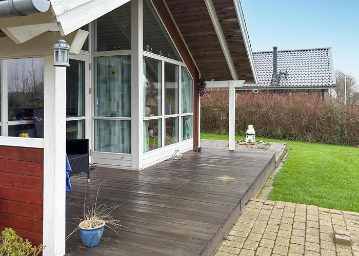 3 Bedroom Lovely In Дом отдыха